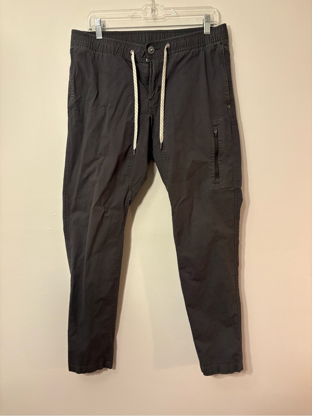 Vuori Ripstop Climber Pants — Charcoal Gray — Men's Size Large 🧗